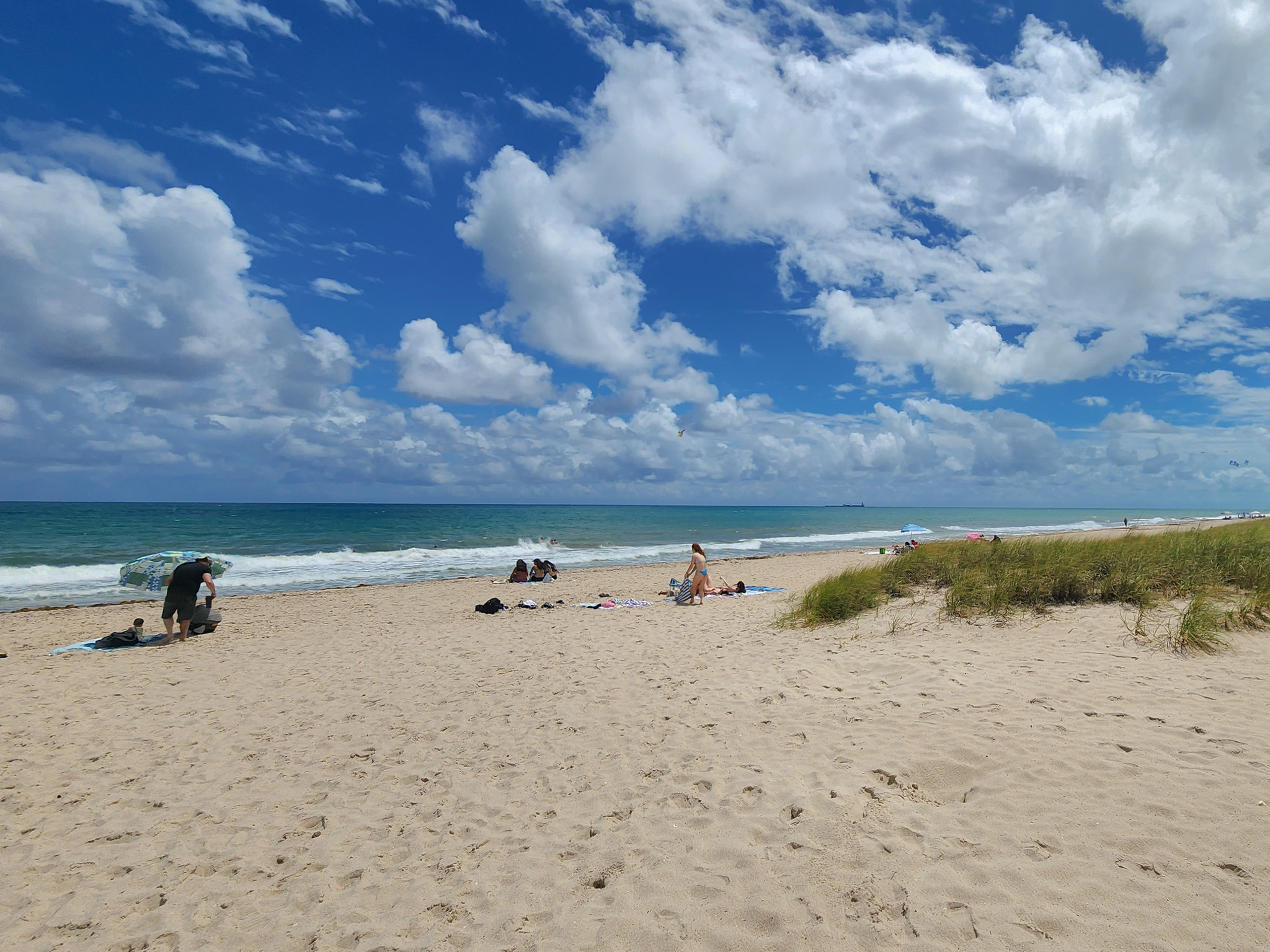 Beach access — 2 min walk